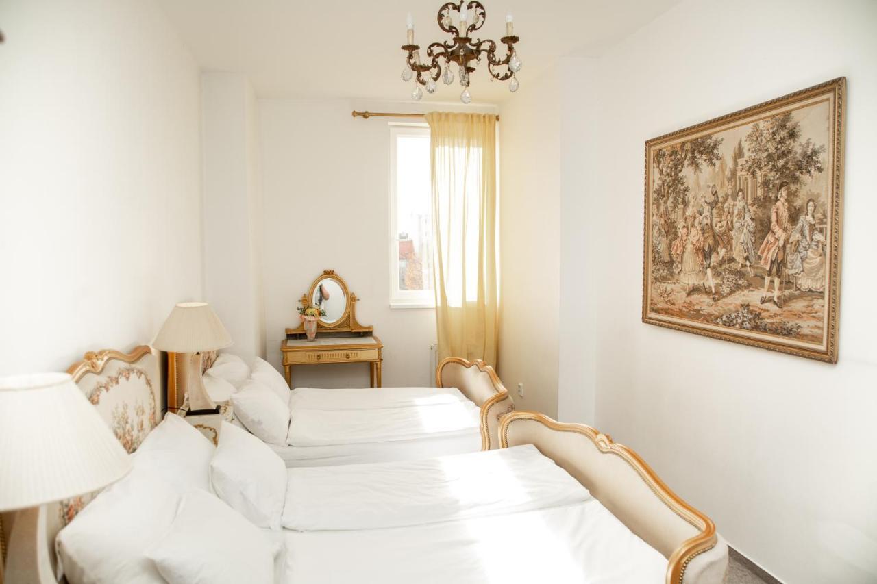 Bank Invest Apartmens - Old Town Apartamento Praga Exterior foto